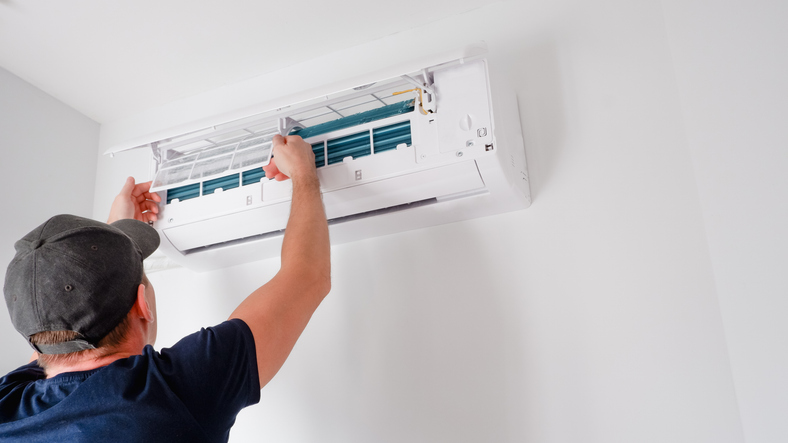 When to Call a Professional for AC Repair: Key Signs